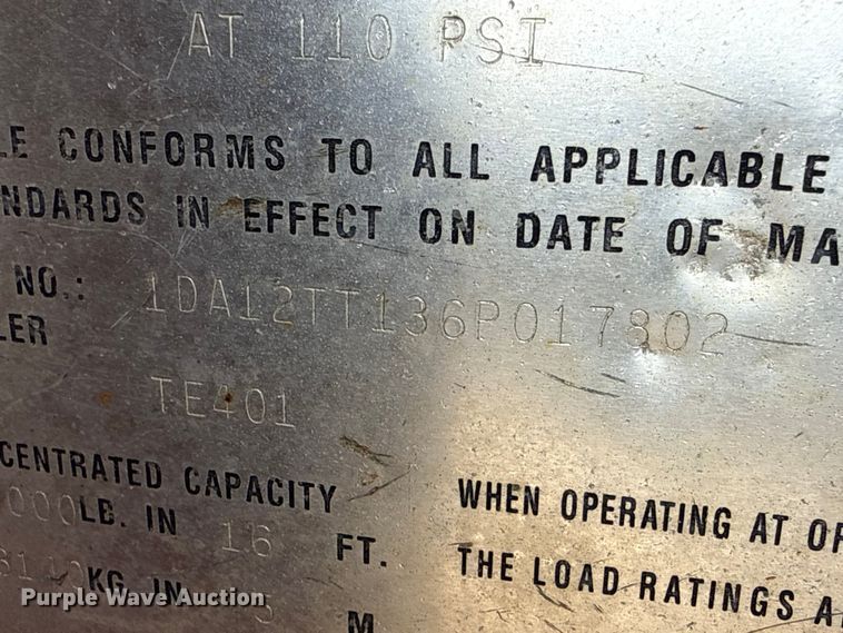 image for item EP2972 2006 Trail-Eze TE401 tilt deck equipment trailer