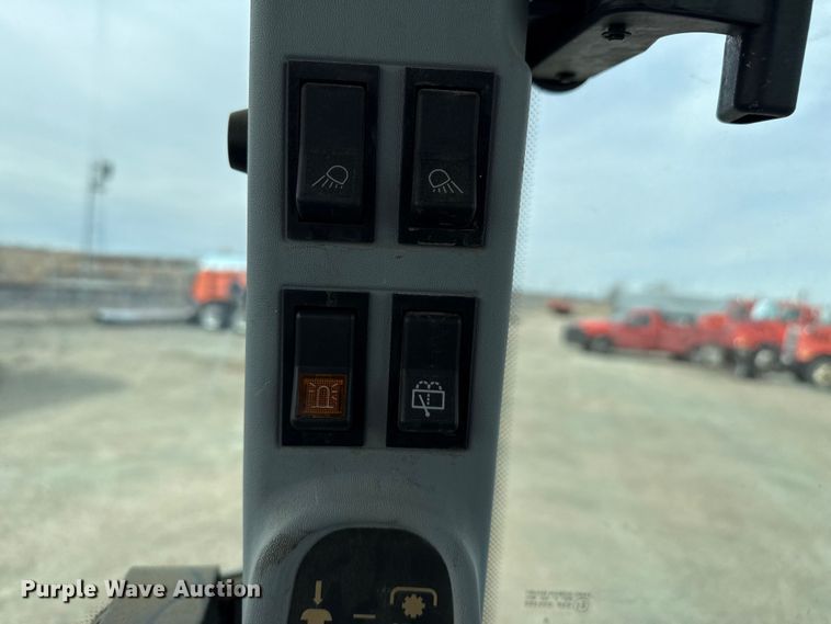 image for item EP2974 2011 New Holland T5070 MFWD tractor