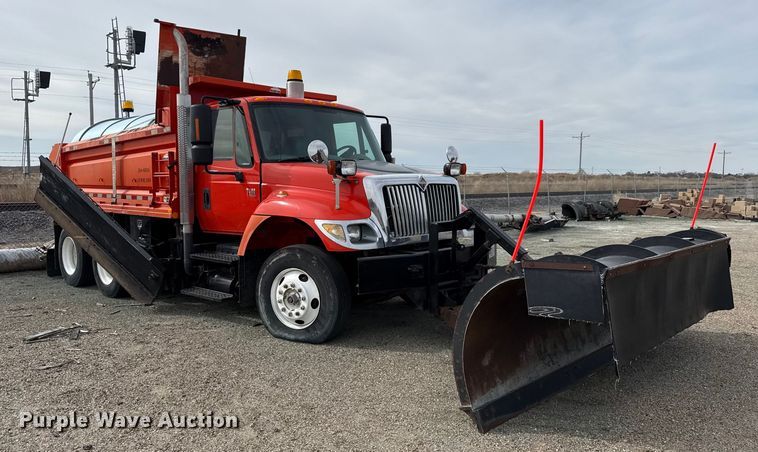 image for item EP2975 2005 International 7400 dump truck