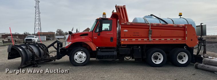 image for item EP2975 2005 International 7400 dump truck