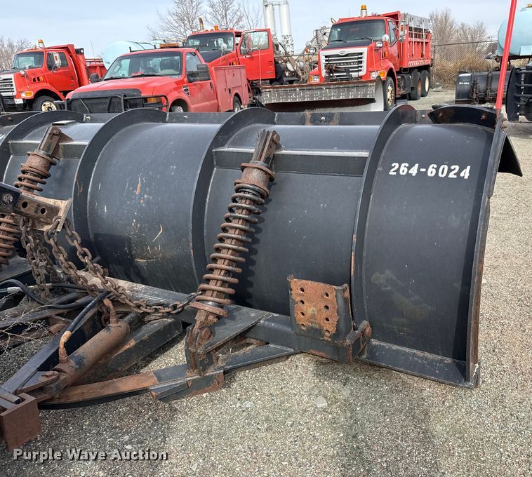 image for item EP2975 2005 International 7400 dump truck