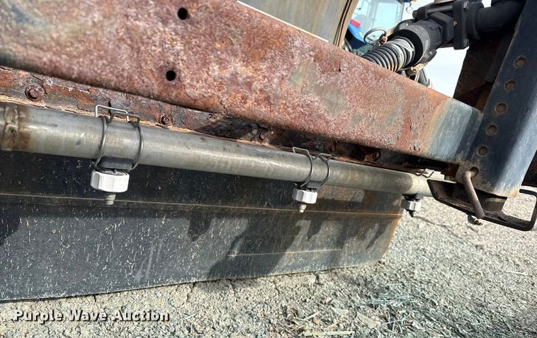 image for item EP2975 2005 International 7400 dump truck