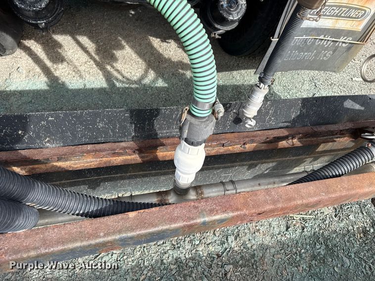 image for item EP2975 2005 International 7400 dump truck