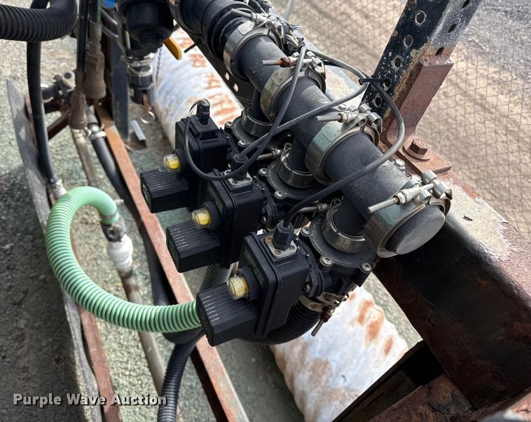 image for item EP2975 2005 International 7400 dump truck