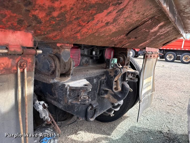 image for item EP2975 2005 International 7400 dump truck