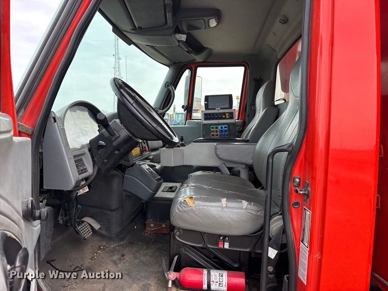 image for item EP2975 2005 International 7400 dump truck