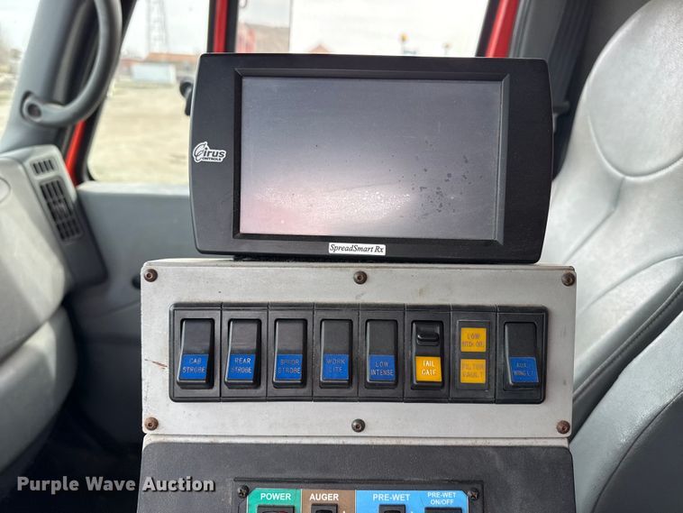 image for item EP2975 2005 International 7400 dump truck