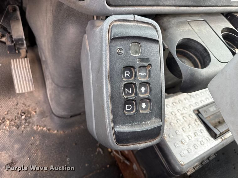 image for item EP2975 2005 International 7400 dump truck