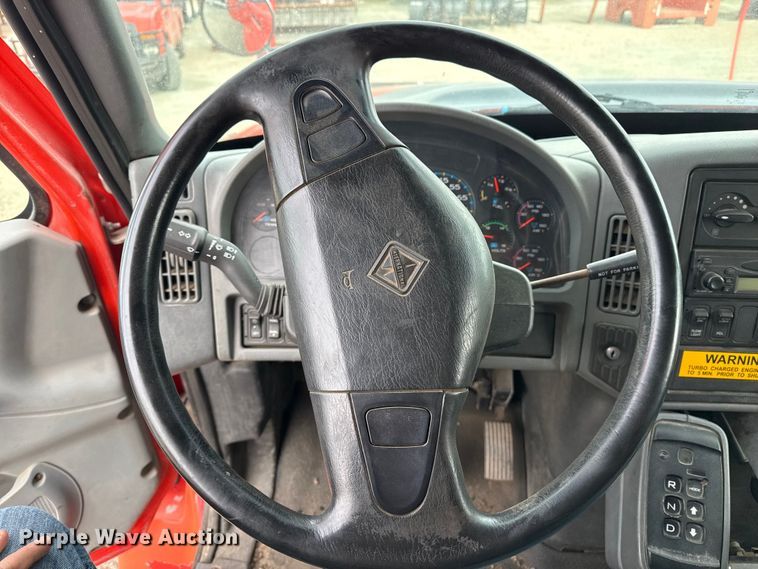 image for item EP2975 2005 International 7400 dump truck