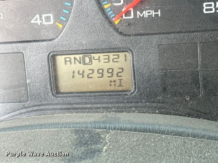 image for item EP2975 2005 International 7400 dump truck