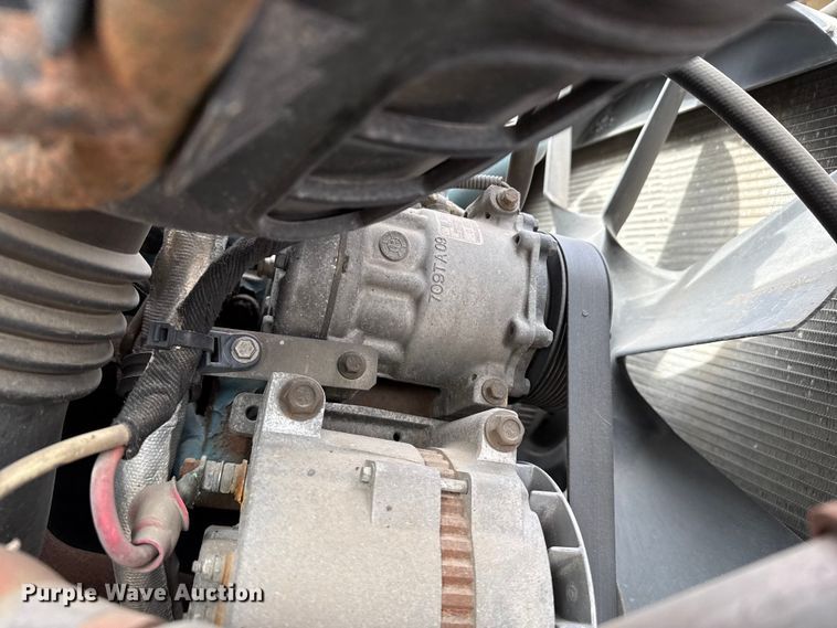 image for item EP2975 2005 International 7400 dump truck