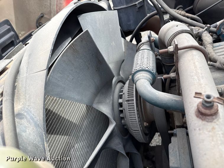 image for item EP2975 2005 International 7400 dump truck