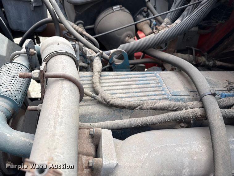 image for item EP2975 2005 International 7400 dump truck