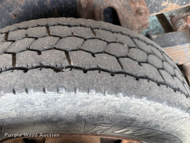 image for item EP2975 2005 International 7400 dump truck