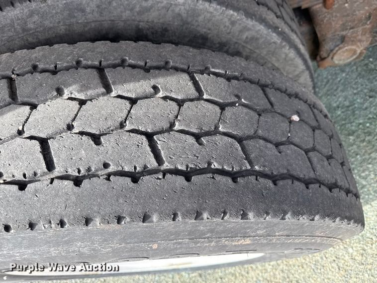 image for item EP2975 2005 International 7400 dump truck