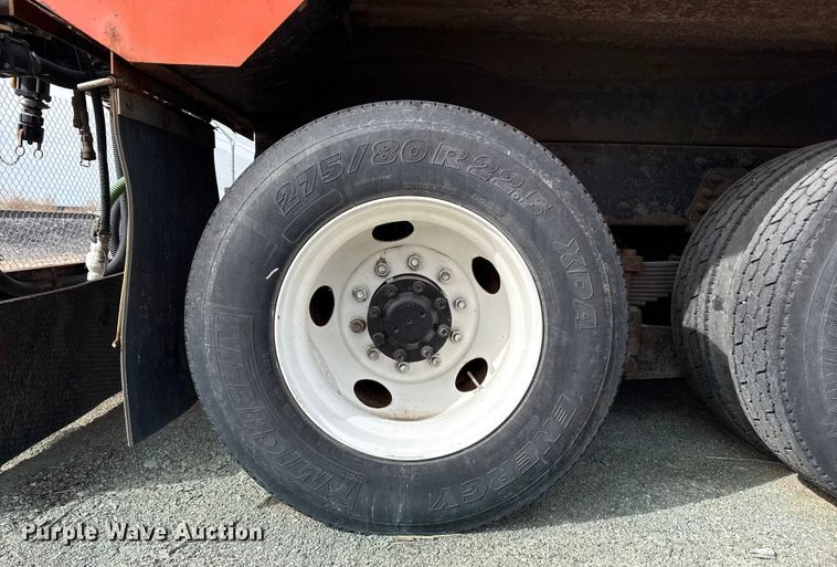 image for item EP2975 2005 International 7400 dump truck