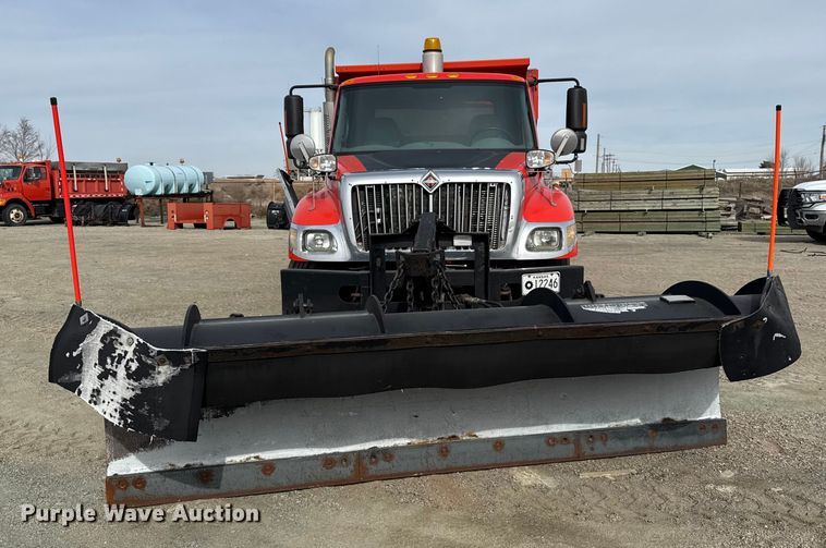 image for item EP2976 2007 International 7400 dump truck