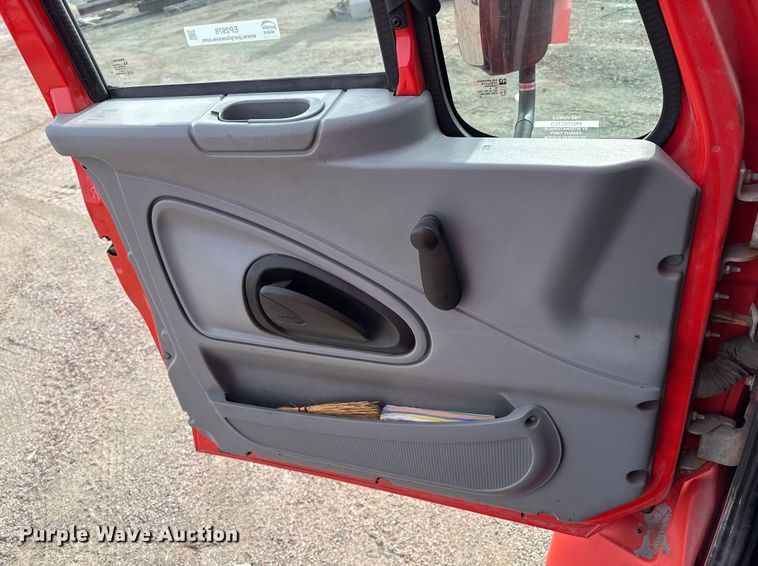 image for item EP2976 2007 International 7400 dump truck