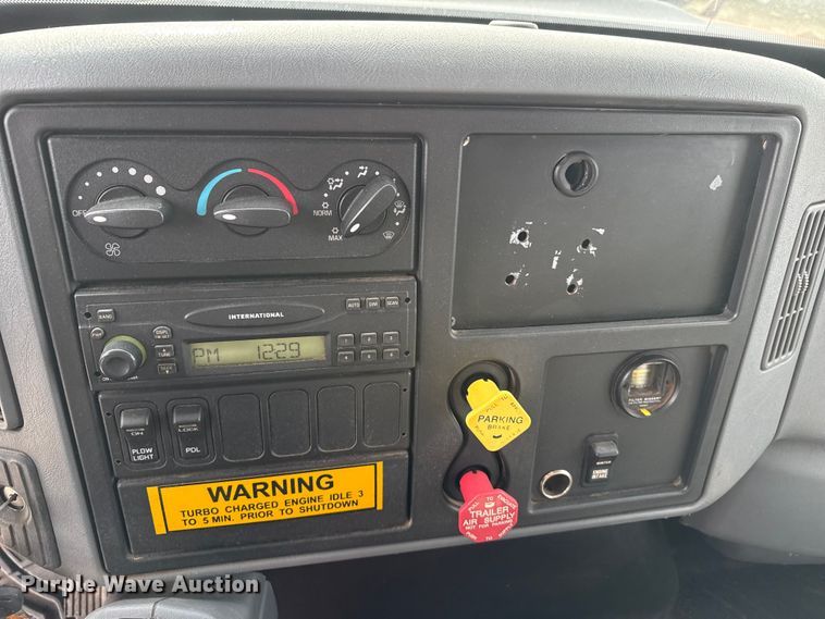 image for item EP2976 2007 International 7400 dump truck