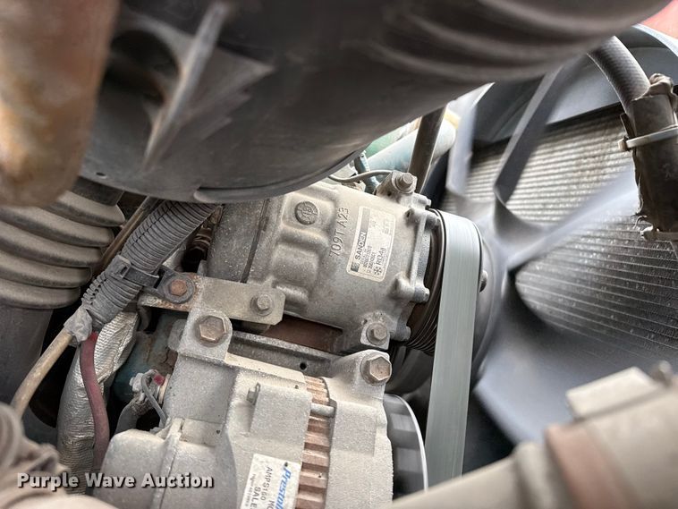 image for item EP2976 2007 International 7400 dump truck