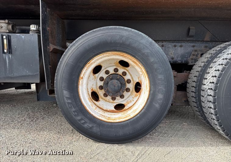 image for item EP2976 2007 International 7400 dump truck