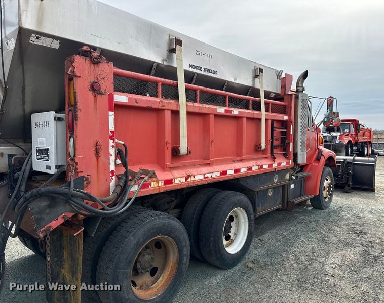 image for item EP2977 2003 Sterling 7500 dump truck