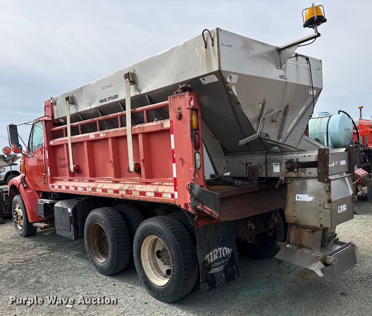 image for item EP2977 2003 Sterling 7500 dump truck
