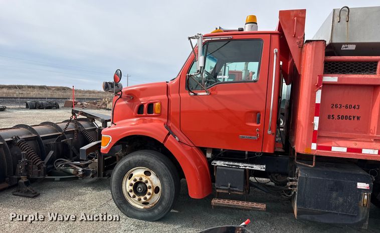 image for item EP2977 2003 Sterling 7500 dump truck