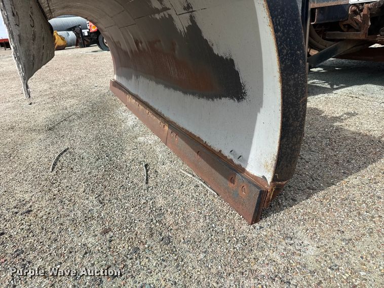 image for item EP2977 2003 Sterling 7500 dump truck