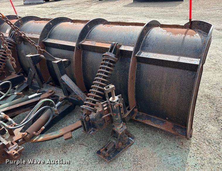 image for item EP2977 2003 Sterling 7500 dump truck