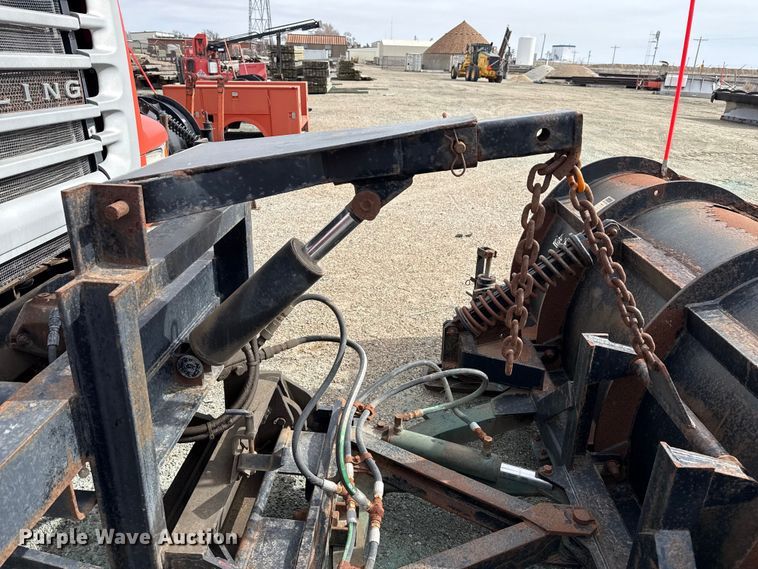 image for item EP2977 2003 Sterling 7500 dump truck