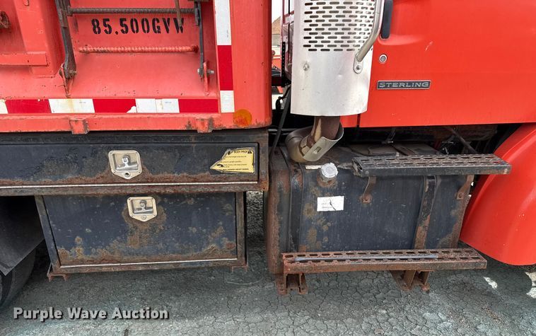 image for item EP2977 2003 Sterling 7500 dump truck