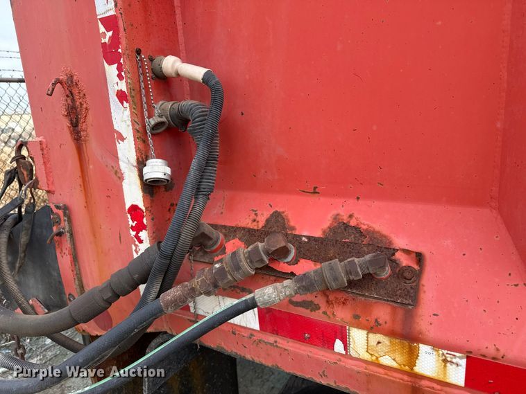 image for item EP2977 2003 Sterling 7500 dump truck