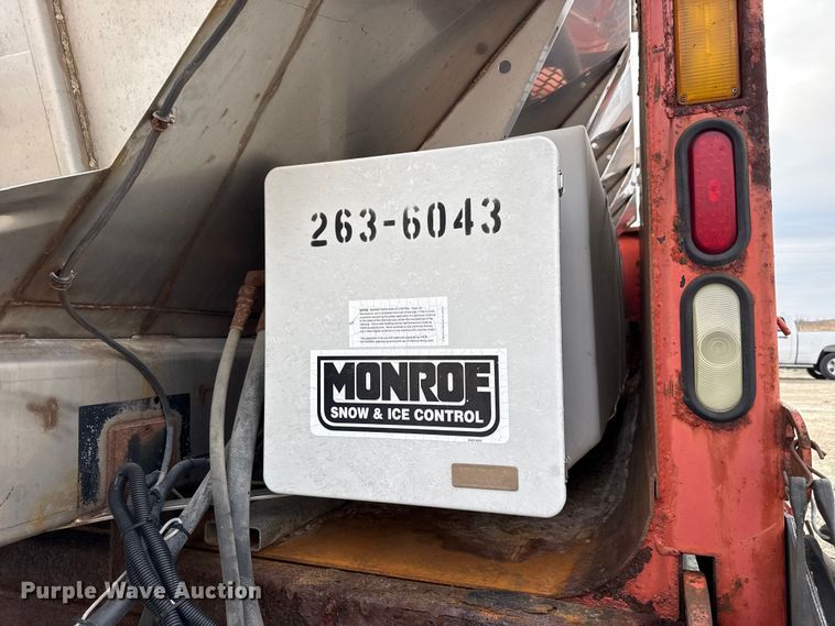 image for item EP2977 2003 Sterling 7500 dump truck