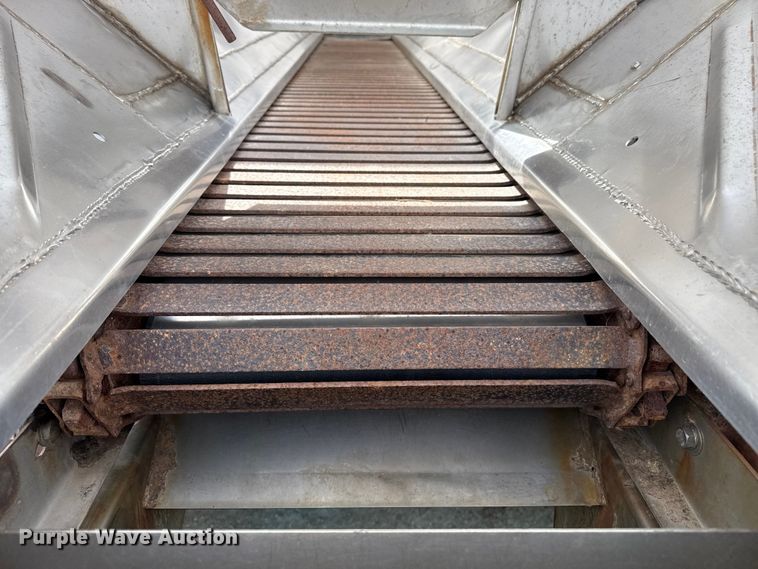 image for item EP2977 2003 Sterling 7500 dump truck