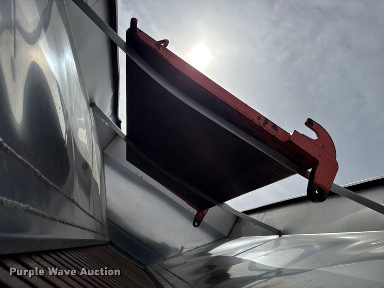 image for item EP2977 2003 Sterling 7500 dump truck