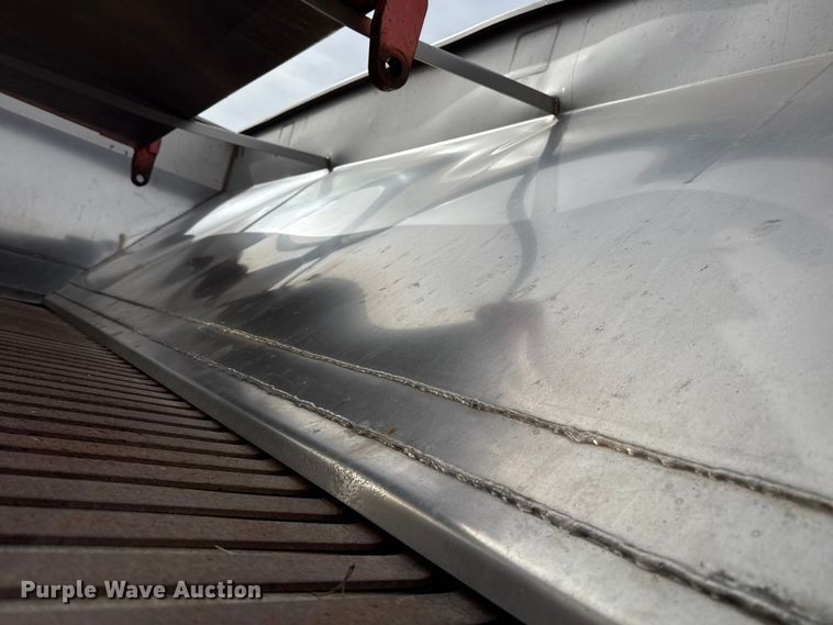 image for item EP2977 2003 Sterling 7500 dump truck