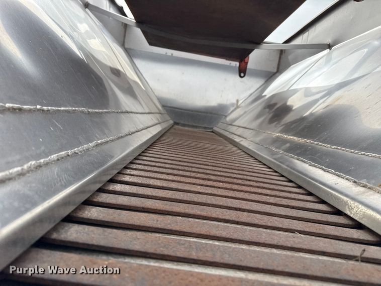 image for item EP2977 2003 Sterling 7500 dump truck