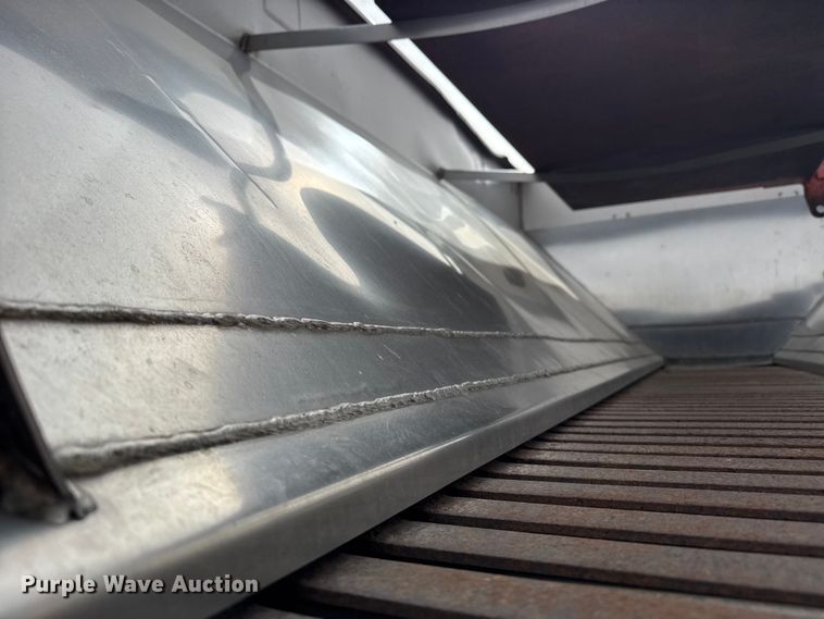 image for item EP2977 2003 Sterling 7500 dump truck