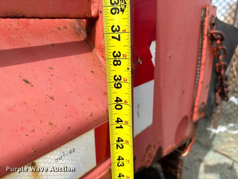 image for item EP2977 2003 Sterling 7500 dump truck