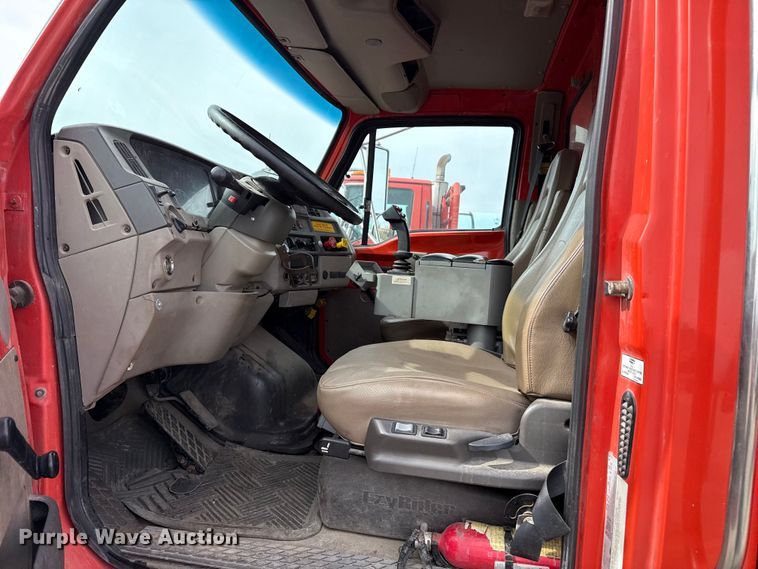 image for item EP2977 2003 Sterling 7500 dump truck