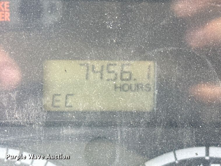 image for item EP2977 2003 Sterling 7500 dump truck