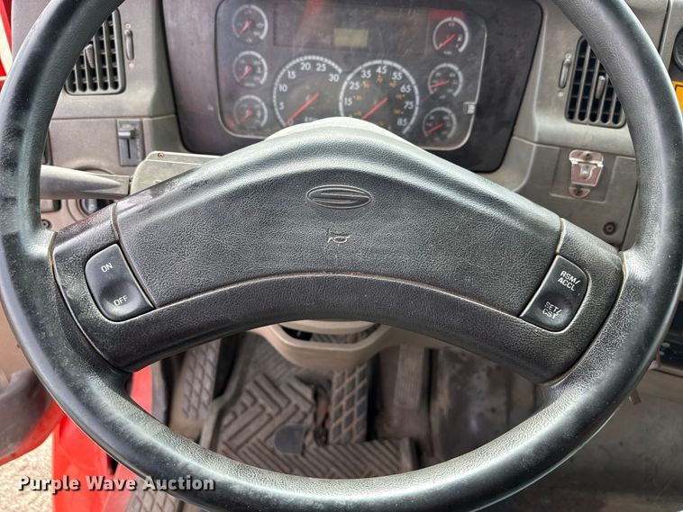 image for item EP2977 2003 Sterling 7500 dump truck