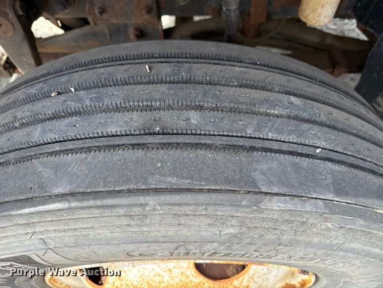 image for item EP2977 2003 Sterling 7500 dump truck