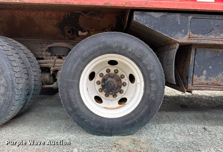 image for item EP2977 2003 Sterling 7500 dump truck