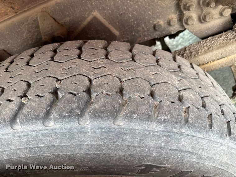 image for item EP2977 2003 Sterling 7500 dump truck