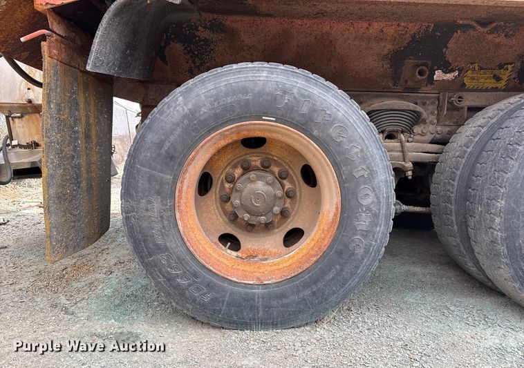 image for item EP2977 2003 Sterling 7500 dump truck