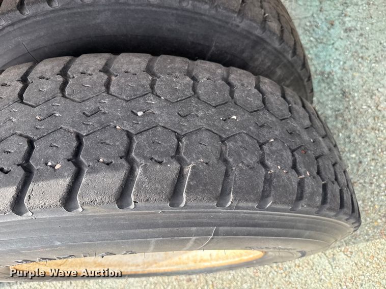 image for item EP2977 2003 Sterling 7500 dump truck