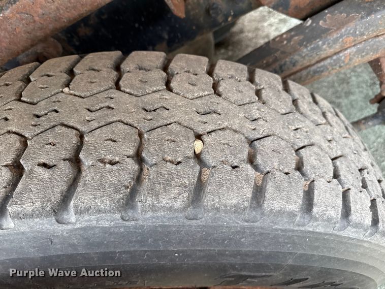 image for item EP2977 2003 Sterling 7500 dump truck