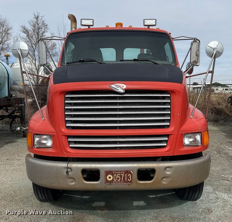 image for item EP2978 1999 Sterling semi truck